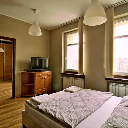 아파트 Poznan Old Town Brown Apartment 포즈난